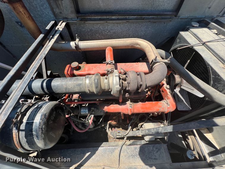 image for item JX9274 1979 Gleaner M2  RWA combine