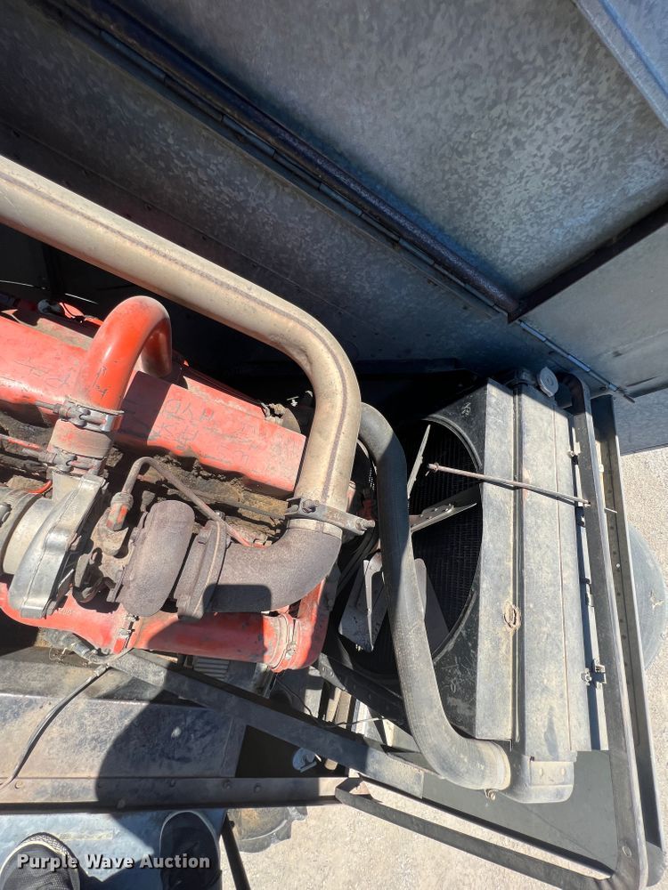 image for item JX9274 1979 Gleaner M2  RWA combine