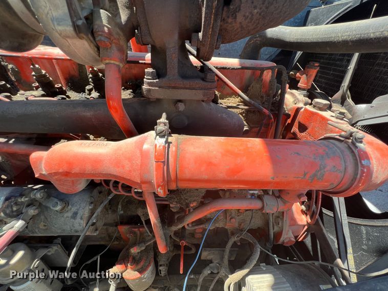 image for item JX9274 1979 Gleaner M2  RWA combine