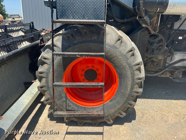 image for item JX9274 1979 Gleaner M2  RWA combine