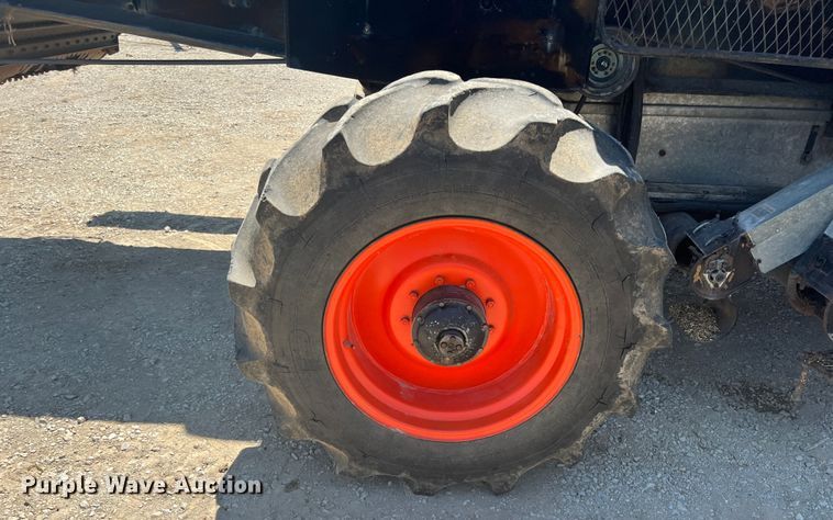 image for item JX9274 1979 Gleaner M2  RWA combine