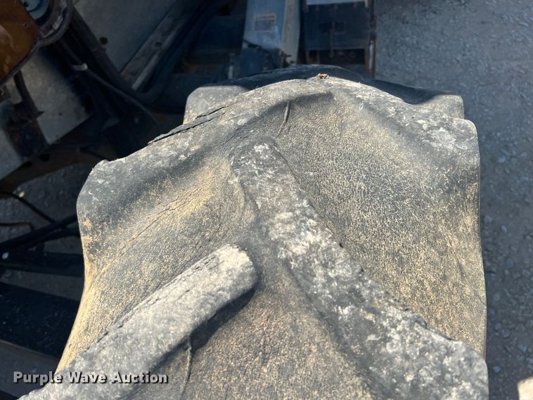 image for item JX9274 1979 Gleaner M2  RWA combine