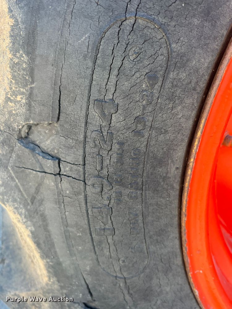 image for item JX9274 1979 Gleaner M2  RWA combine