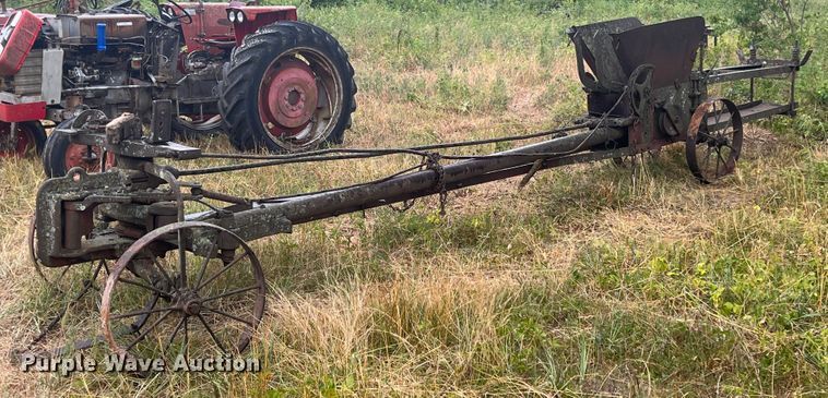 image for item JX9276 Hay press