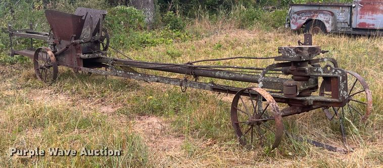 image for item JX9276 Hay press