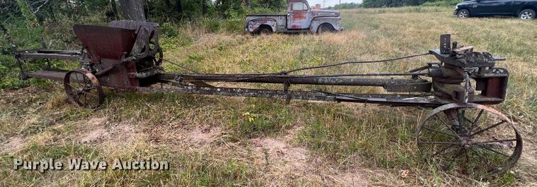 image for item JX9276 Hay press