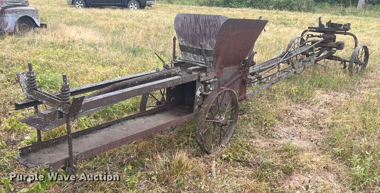 image for item JX9276 Hay press