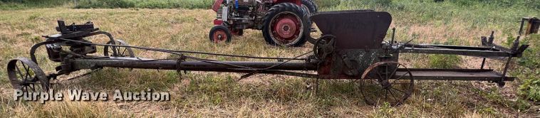 image for item JX9276 Hay press