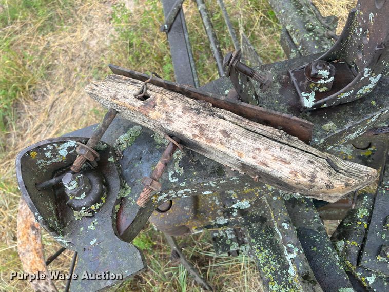 image for item JX9276 Hay press