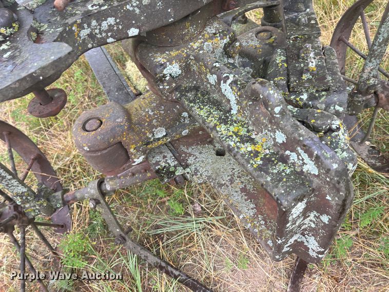 image for item JX9276 Hay press