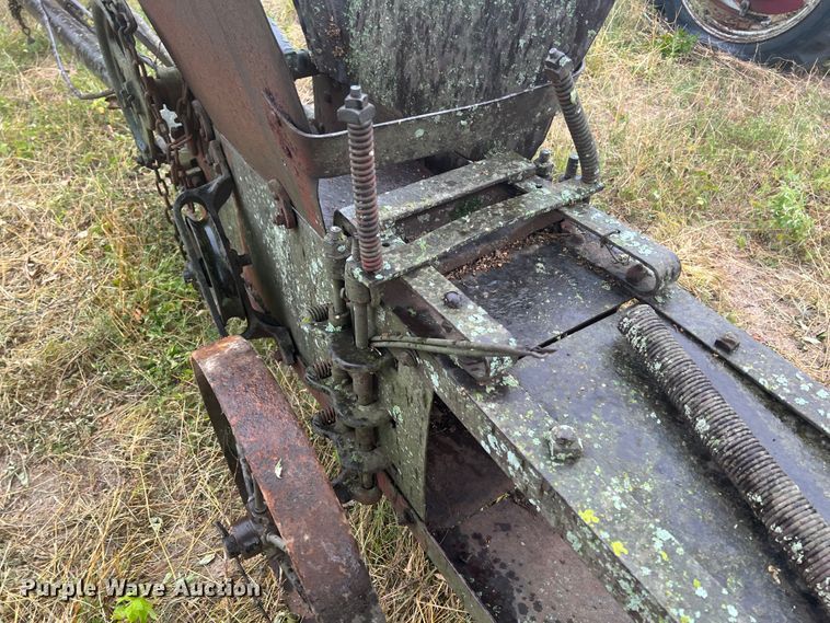 image for item JX9276 Hay press