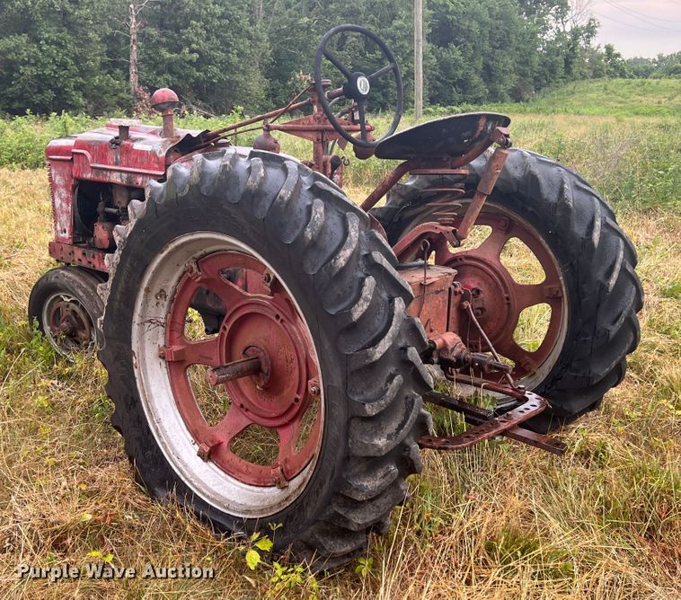 image for item JX9278 Farmall H  tractor