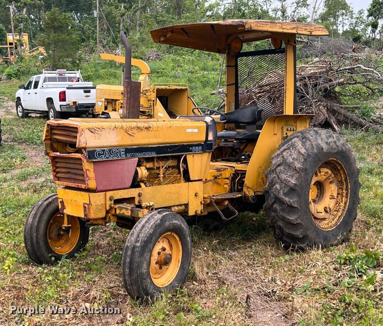 image for item JX9279 Case IH 585  tractor
