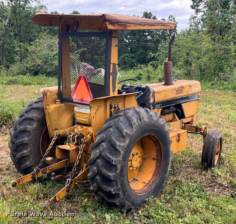 image for item JX9279 Case IH 585  tractor