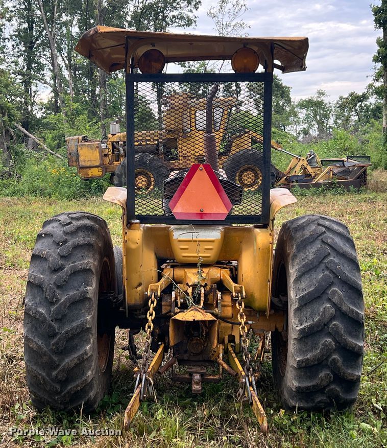 image for item JX9279 Case IH 585  tractor