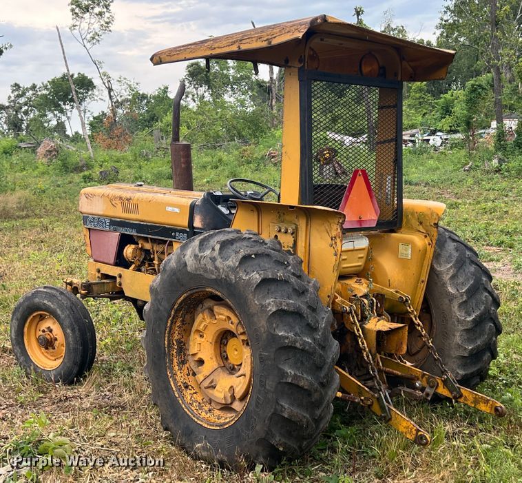 image for item JX9279 Case IH 585  tractor