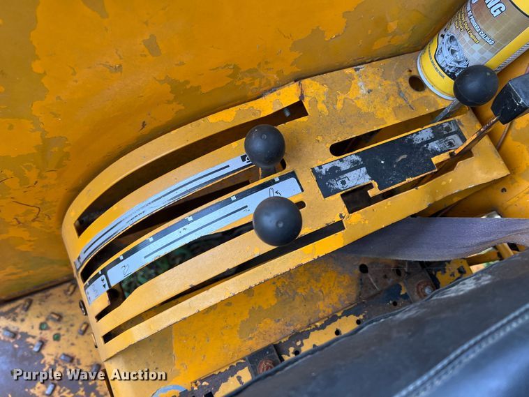 image for item JX9279 Case IH 585  tractor