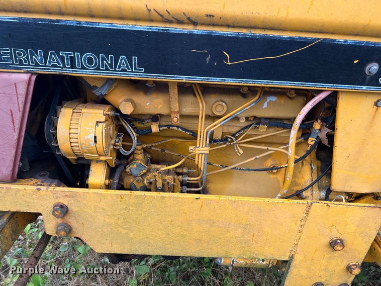 image for item JX9279 Case IH 585  tractor