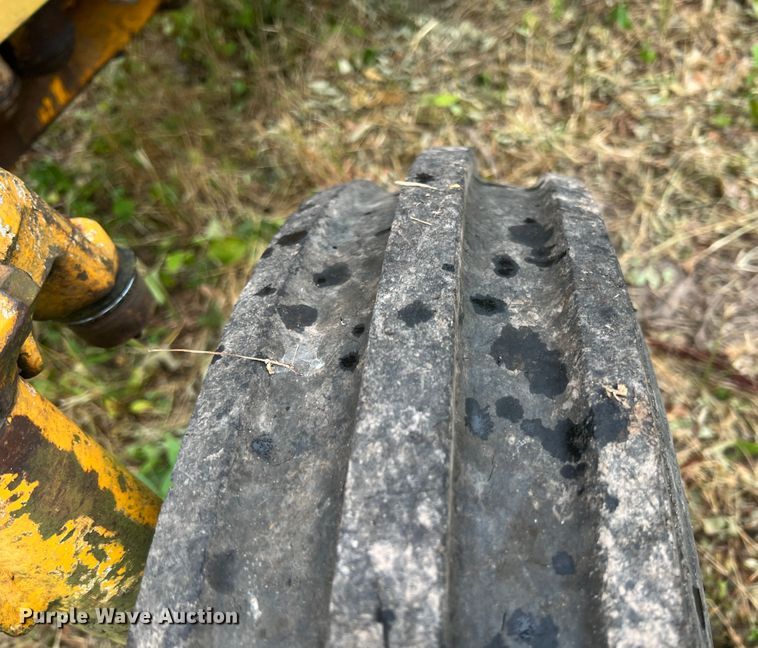 image for item JX9279 Case IH 585  tractor