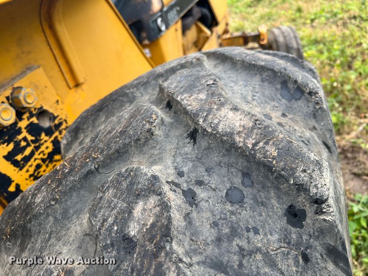 image for item JX9279 Case IH 585  tractor