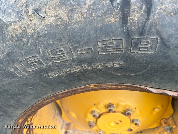 image for item JX9279 Case IH 585  tractor