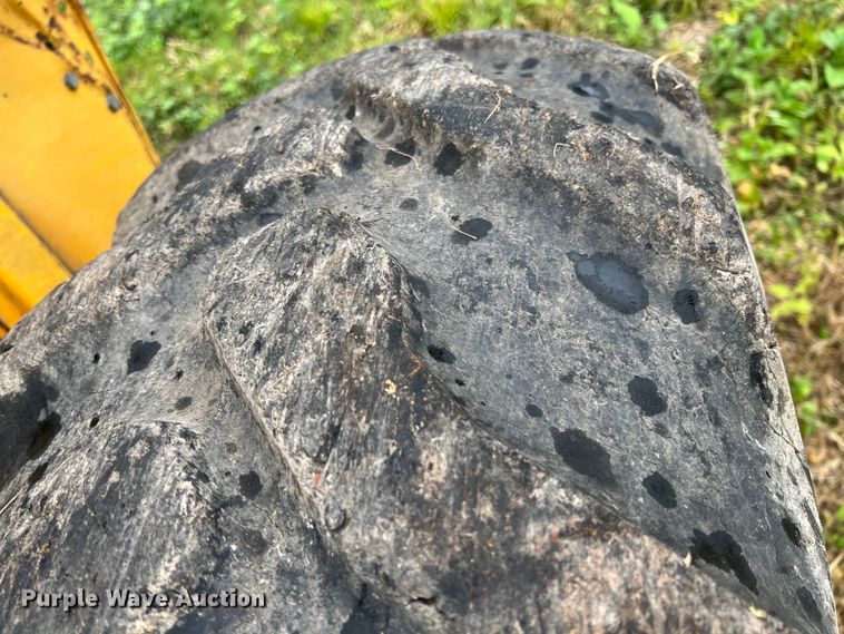 image for item JX9279 Case IH 585  tractor