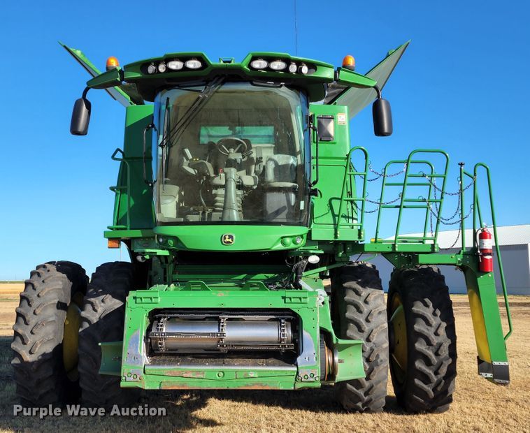 image for item KC9463 2012 John Deere S670  combine