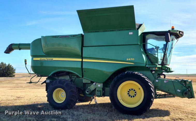 image for item KC9463 2012 John Deere S670  combine