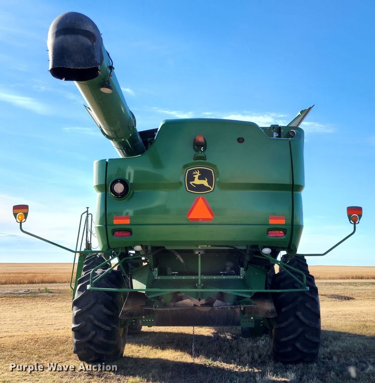 image for item KC9463 2012 John Deere S670  combine