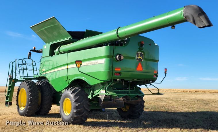 image for item KC9463 2012 John Deere S670  combine