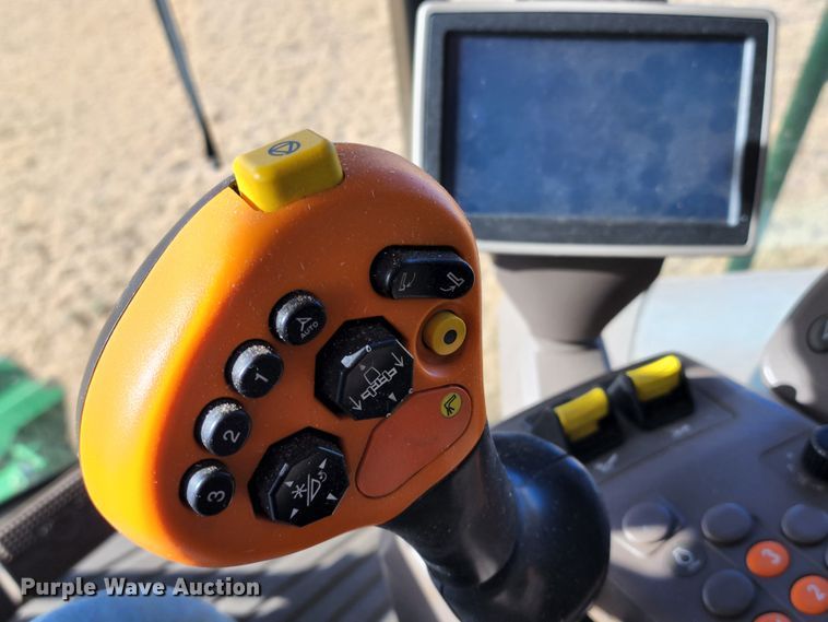 image for item KC9463 2012 John Deere S670  combine