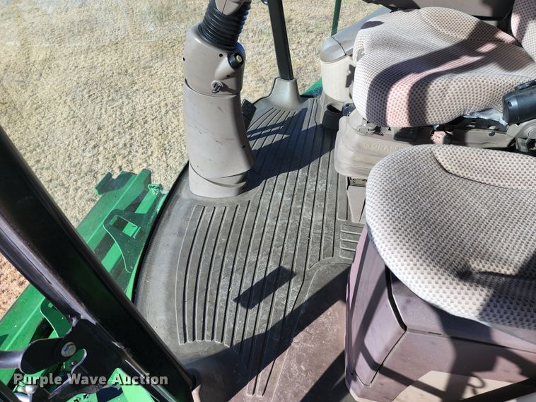 image for item KC9463 2012 John Deere S670  combine