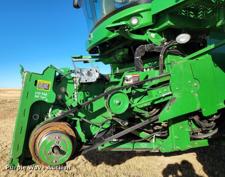 image for item KC9463 2012 John Deere S670  combine