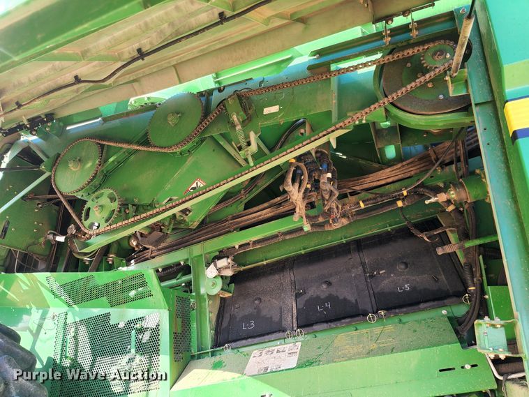 image for item KC9463 2012 John Deere S670  combine