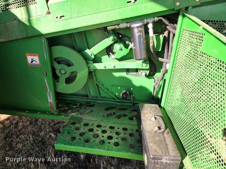 image for item KC9463 2012 John Deere S670  combine
