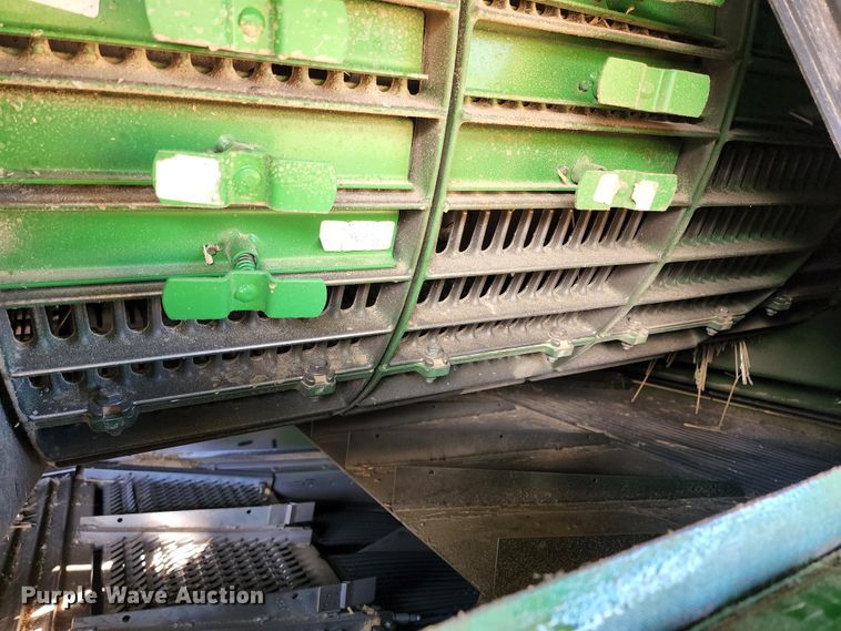 image for item KC9463 2012 John Deere S670  combine