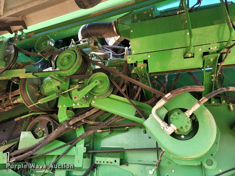 image for item KC9463 2012 John Deere S670  combine