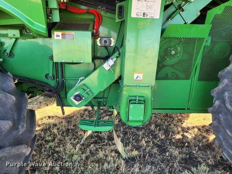image for item KC9463 2012 John Deere S670  combine