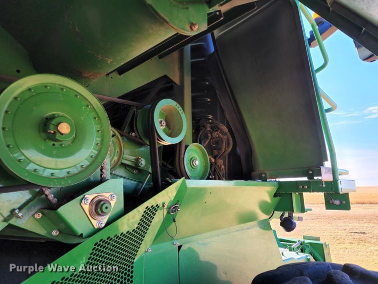 image for item KC9463 2012 John Deere S670  combine