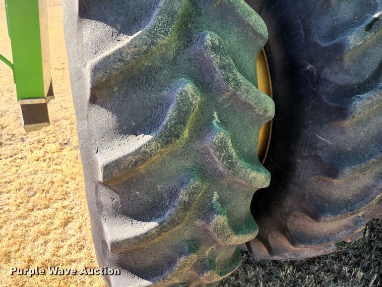 image for item KC9463 2012 John Deere S670  combine