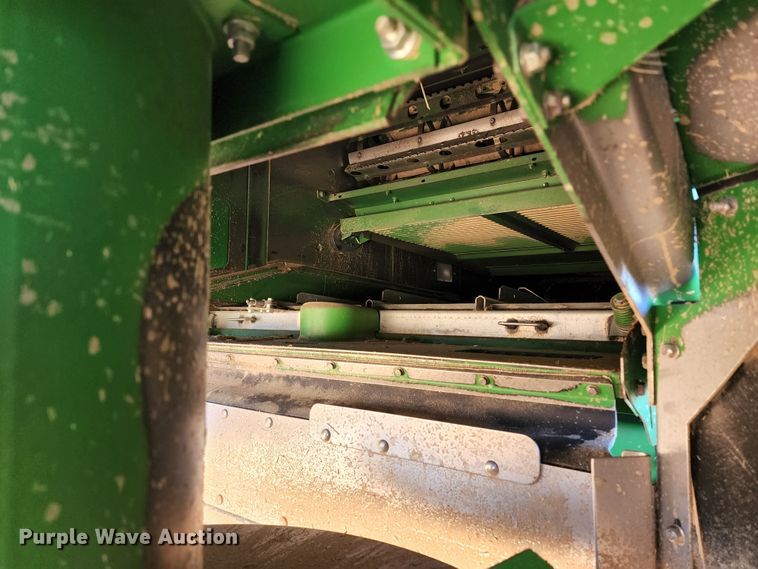 image for item KC9463 2012 John Deere S670  combine