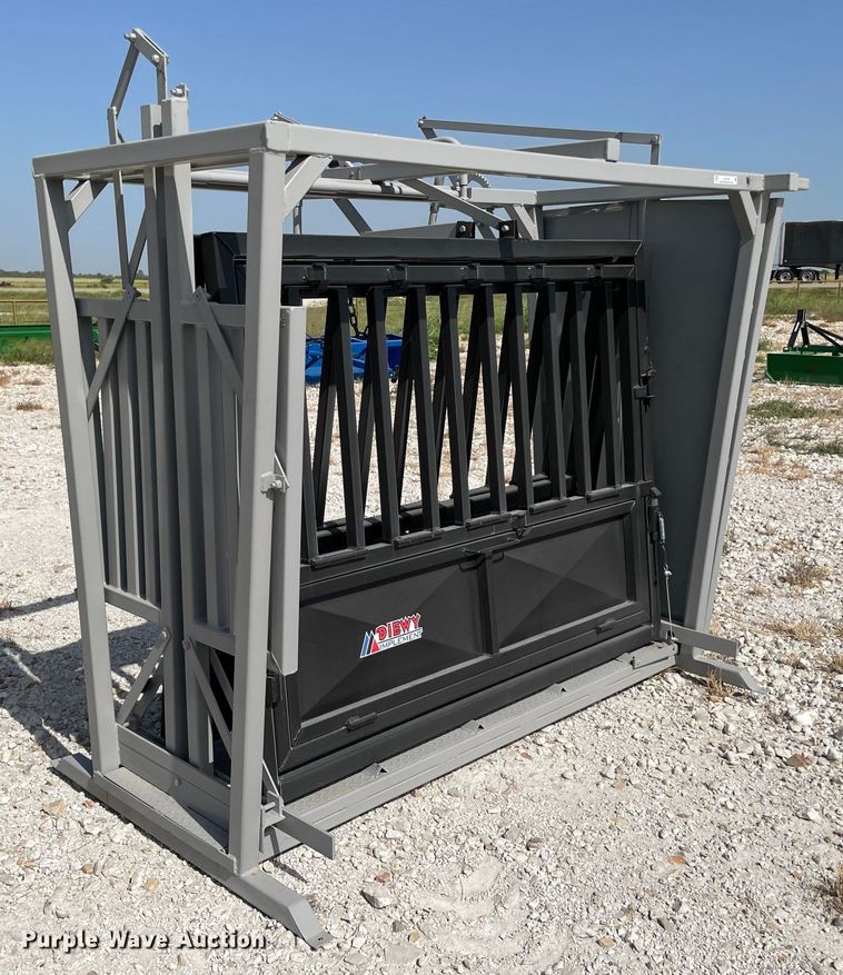 image for item KJ9738 Livestock squeeze chute