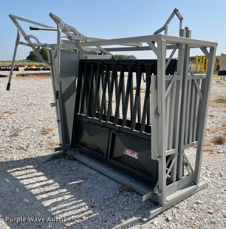 image for item KJ9738 Livestock squeeze chute