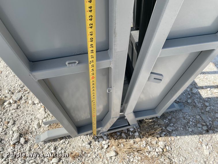 image for item KJ9738 Livestock squeeze chute