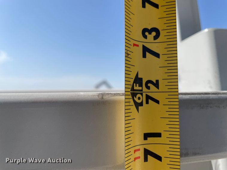 image for item KJ9738 Livestock squeeze chute