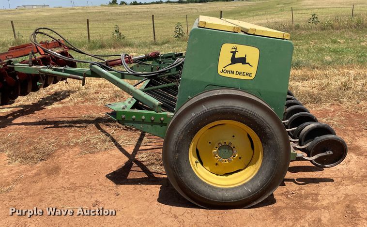 image for item KJ9765 John Deere 8350  grain drill