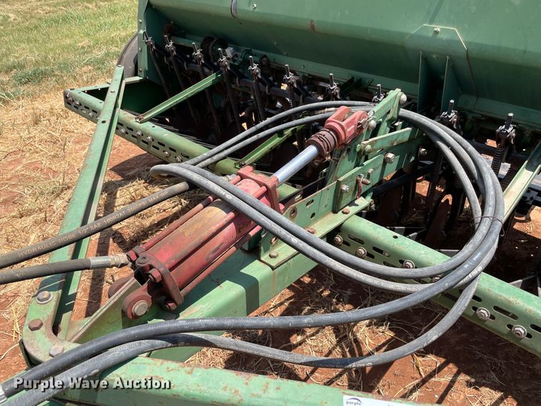 image for item KJ9765 John Deere 8350  grain drill