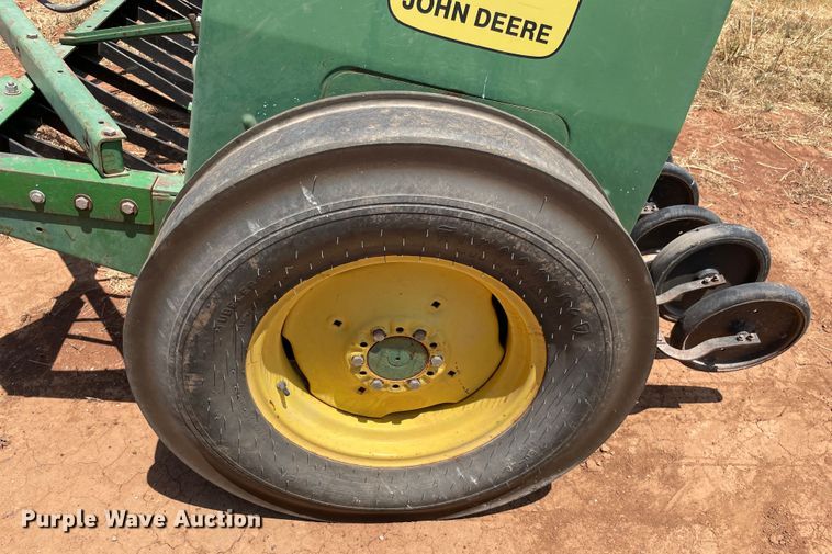 image for item KJ9765 John Deere 8350  grain drill