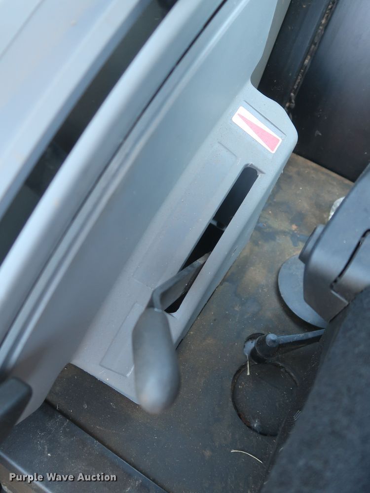 image for item KR9886 2007 Zetor 6421 Proxima  tractor