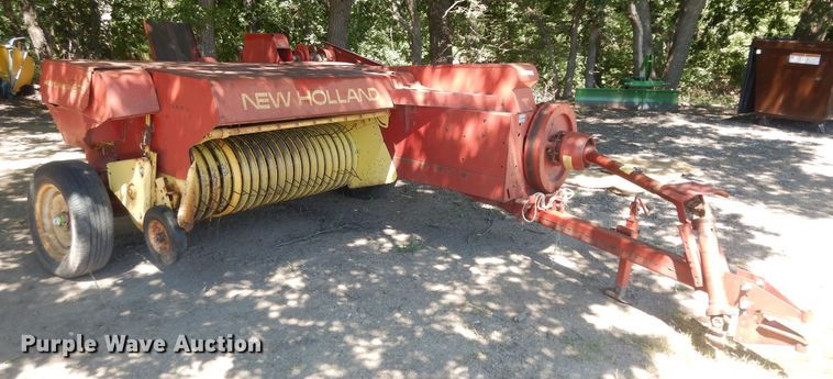 image for item KS9756 New Holland 273  small square baler